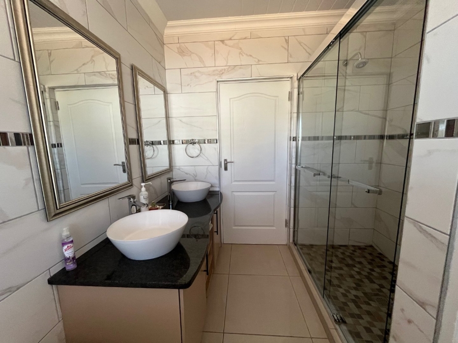 3 Bedroom Property for Sale in Outeniqua Strand Western Cape